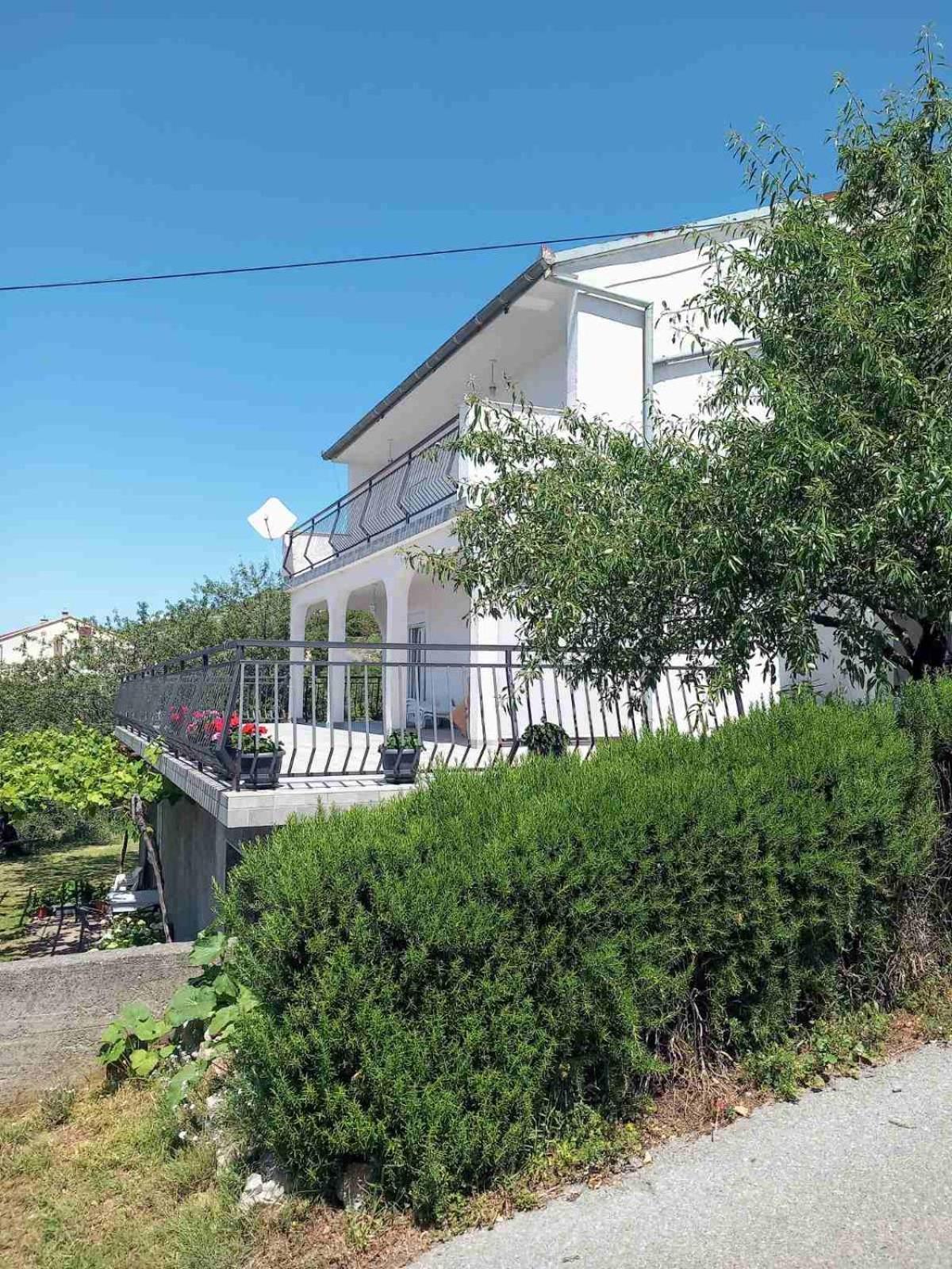 סנג' Apartman Tralje חדר תמונה
